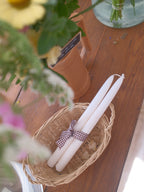 Paire de chandelles blanches artisanales